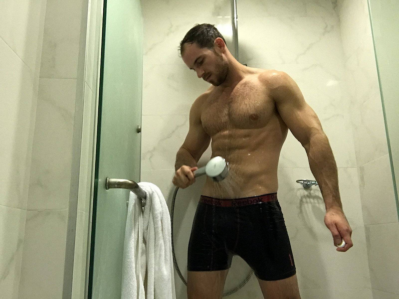 straight muscle cam hunk Brock Jacobs in the shower