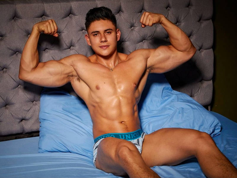 Muscle Boy Cammer Aron Connor