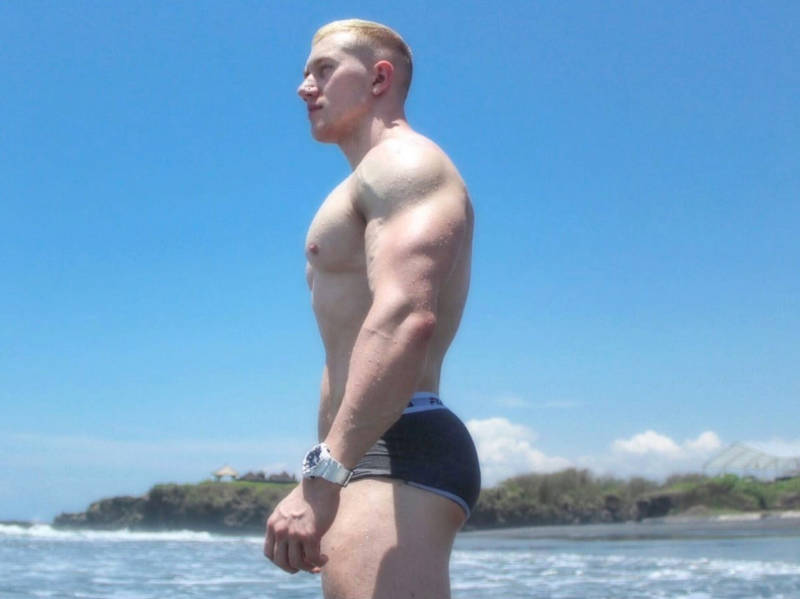 Muscle Cam Stud Jamie Alton enjoys the beach